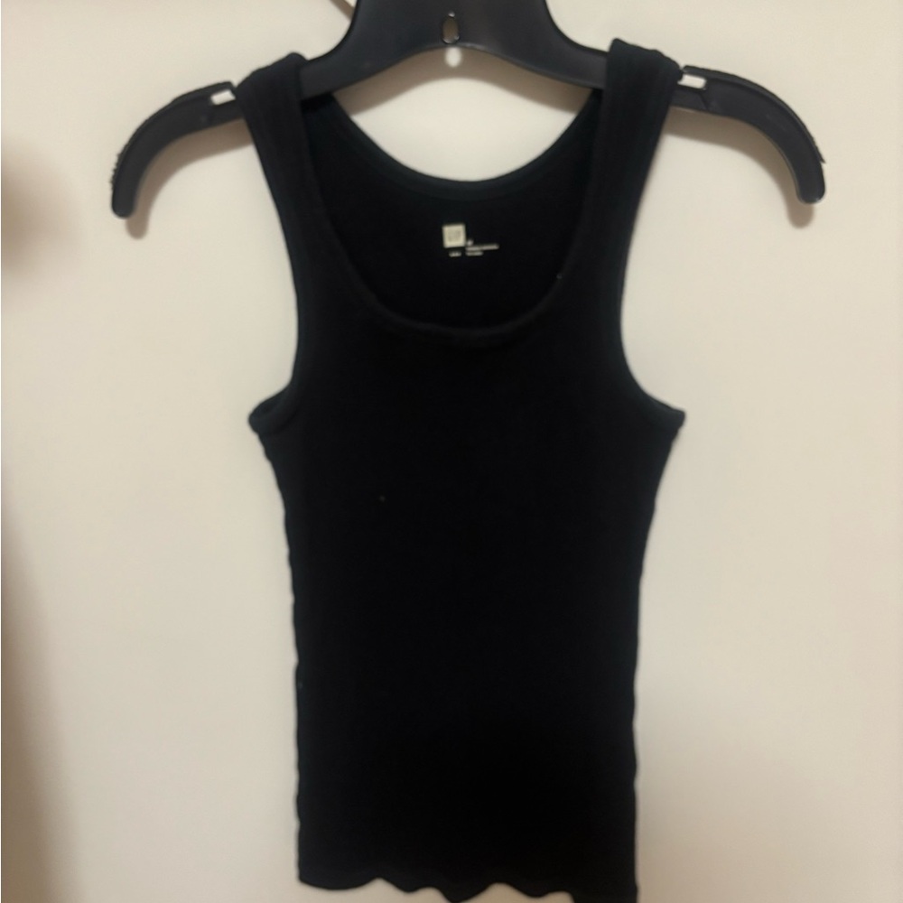 EUC GAP Black Fitted Ribbed Tank Top